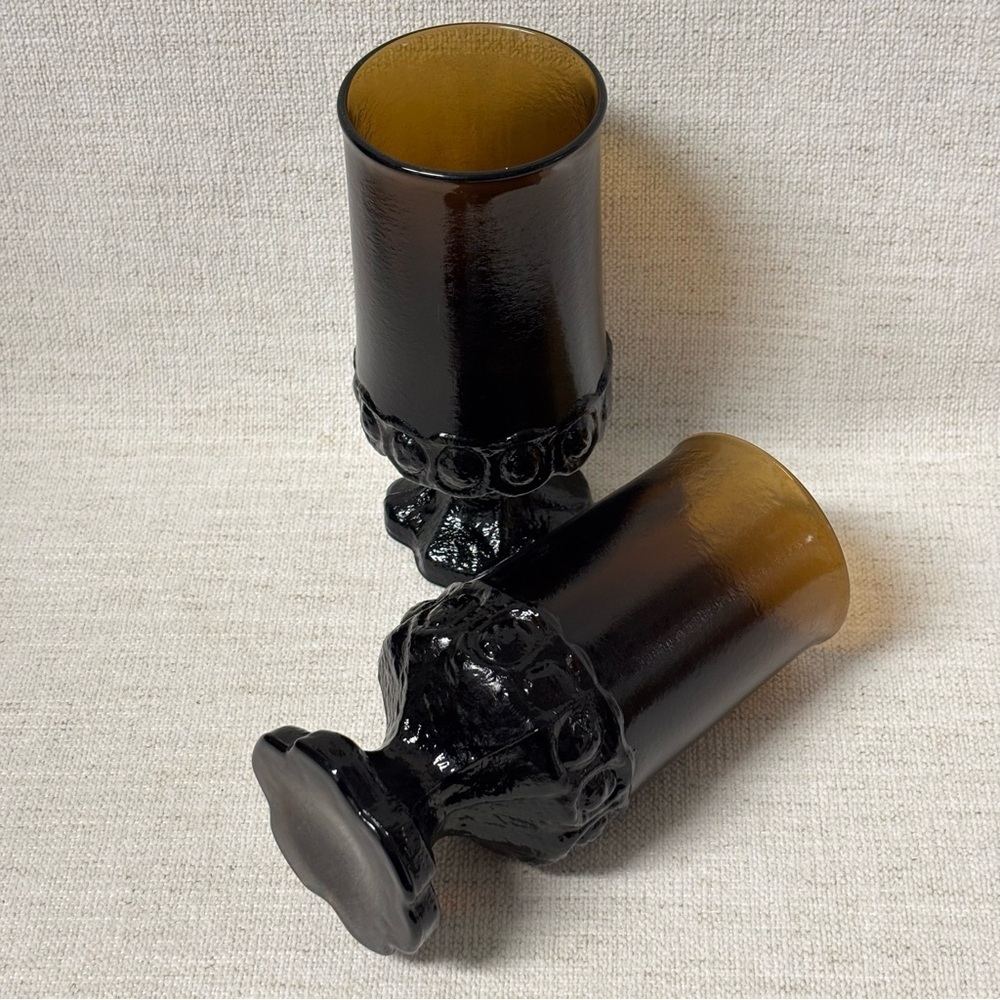 Madeira Smoke (Brown) Tall Goblet
by FRANCISCAN - Picture 4 of 6